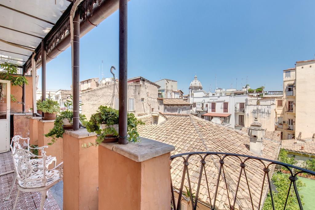 Campo De Fiori Baroque Apartment